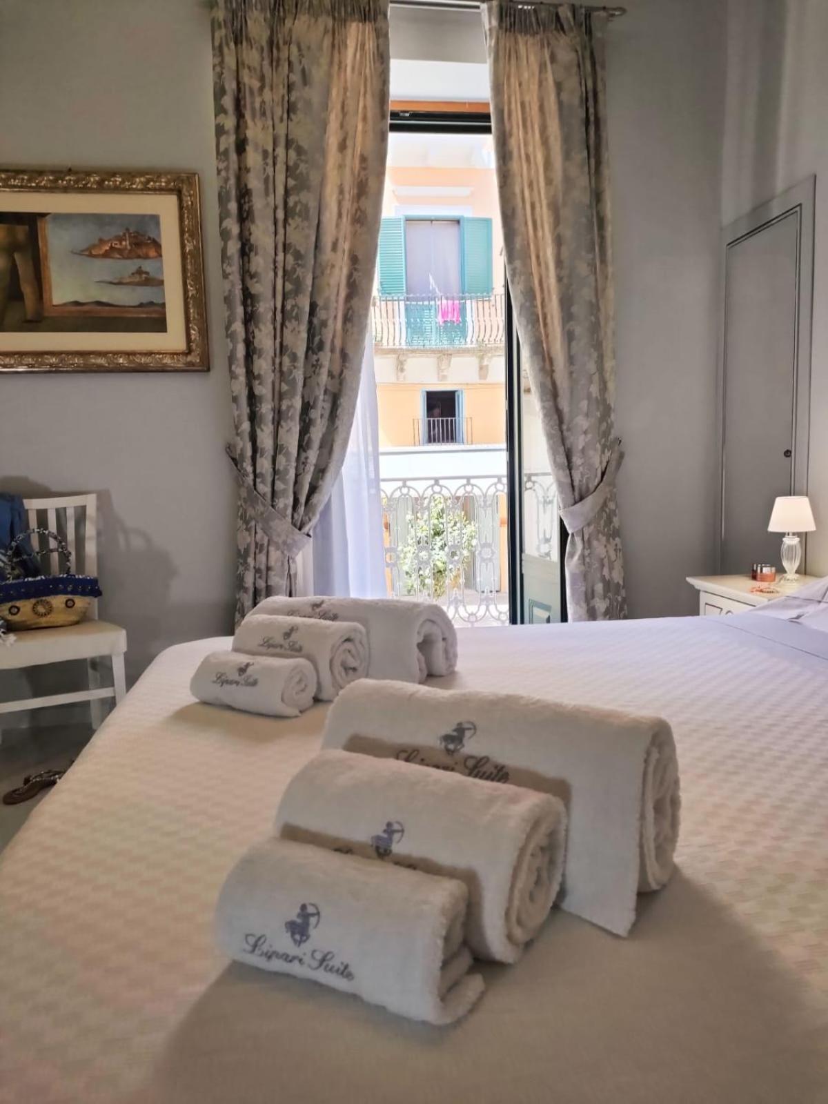 Lipari Suite B&B Экстерьер фото